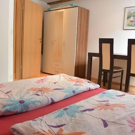 Apartment S10 In Bester Lage Stilvoll Im Zentrum Von Bayreuth Mit Klimaanlage Und Parkplatz Bagian luar foto