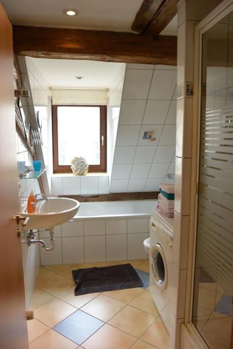 Apartment S10 In Bester Lage Stilvoll Im Zentrum Von Bayreuth Mit Klimaanlage Und Parkplatz Bagian luar foto