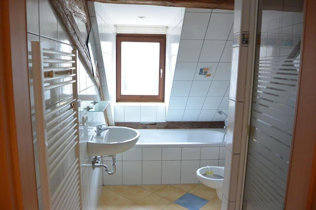 Apartment S10 In Bester Lage Stilvoll Im Zentrum Von Bayreuth Mit Klimaanlage Und Parkplatz Bagian luar foto