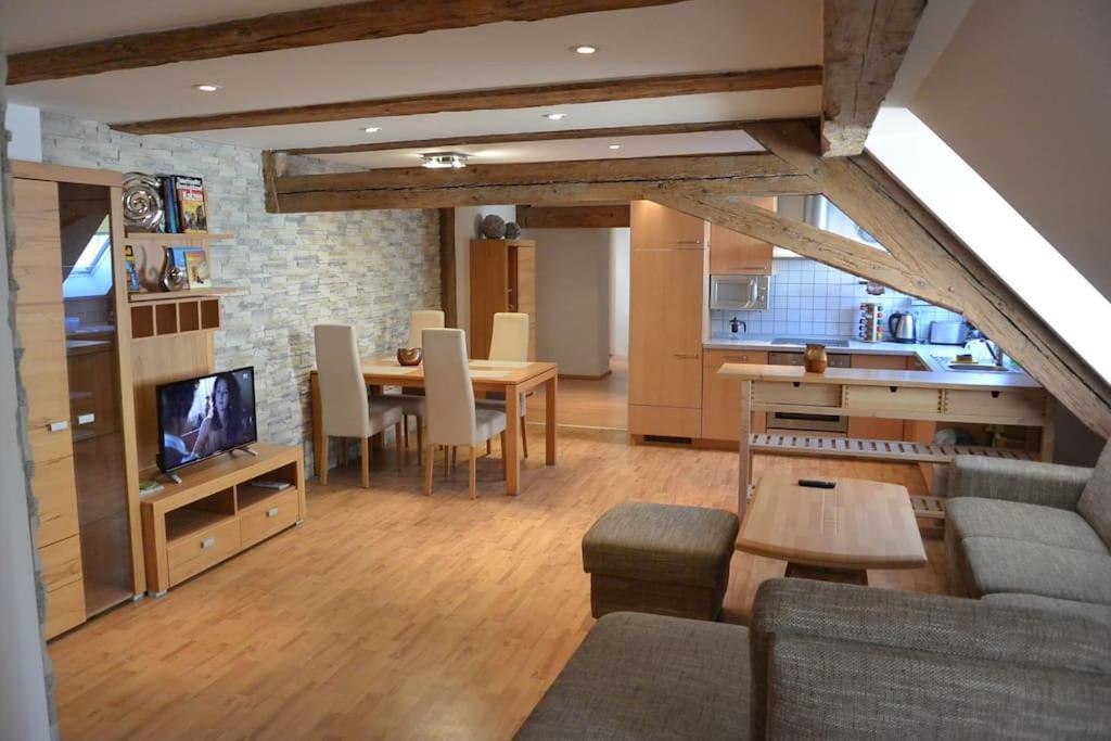 Apartment S10 In Bester Lage Stilvoll Im Zentrum Von Bayreuth Mit Klimaanlage Und Parkplatz Bagian luar foto